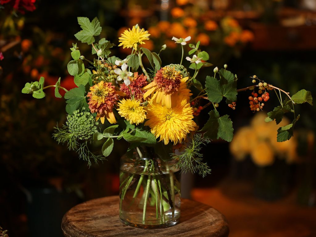 夏に元気を届けるフラワーアレンジ | marie claire [マリ・クレール]