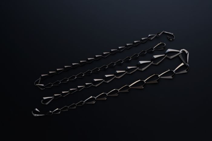 新感覚のモードなジュエリー「ヨウジヤマモト バイ リーフェ」の