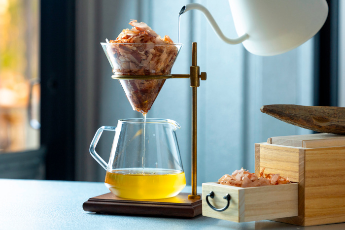 OMO7大阪 by 星野リゾート」のアフタヌーンティーで、大阪の「だし文化