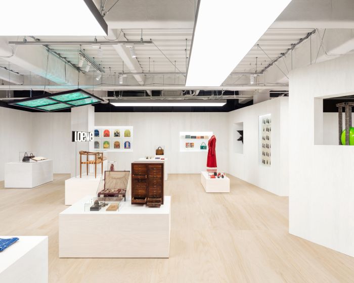 【激レア】ロエベLOEWE クラフテッドワールド展写真集 カタログISSUE6 激レア】ロエベLOEWE クラフテッドワールド展写真集 カタログ