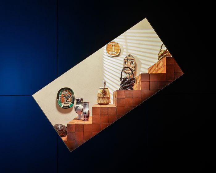 ロエベ初の大型展覧会「ロエベ クラフテッド・ワールド展