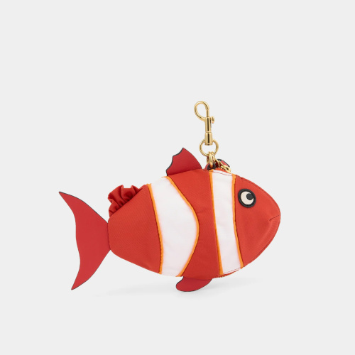 アニヤ・ハインドマーチのポップアップ「Anya's Dive Shop」。海