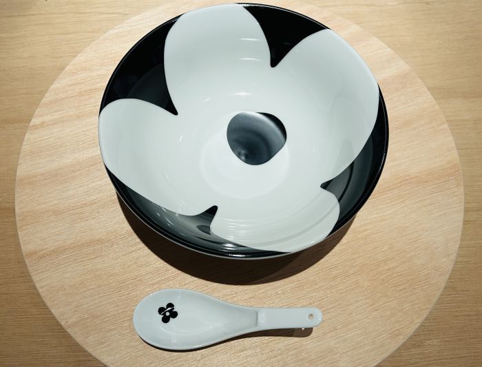 ヒグチユウコ アーティストラーメンどんぶり 新品未使用 美濃焼 新品未使用 ヒグチユウコ ギュスどん 美濃焼 ラーメンどんぶり展