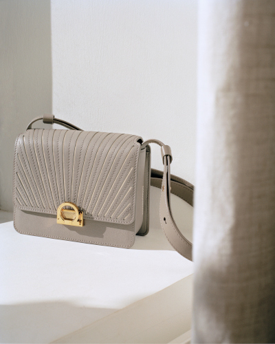 カミーユ・フォルネ」創業80周年を祝し、バイカラーの限定カプセル