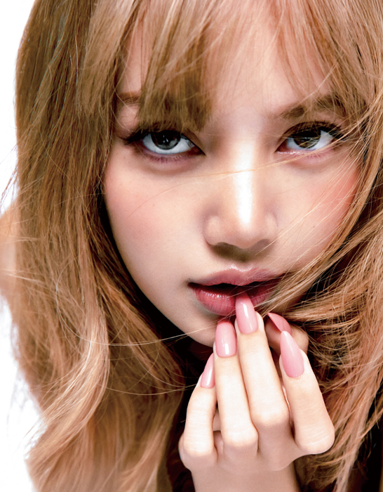 BLACK PINK　LISA　ラ・ボーテ ルイ・ヴィトン