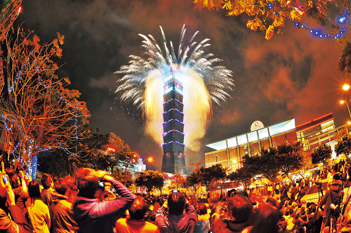 台湾　年末カウントダウン花火