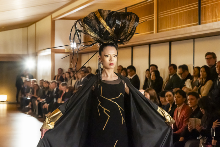 JAPAN_SUI_COLLECTION_6_Performance_fashionshow