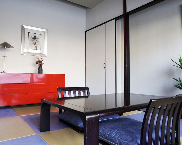 椅子の上に置かれている部屋

AI 生成コンテンツは誤りを含む可能性があります。