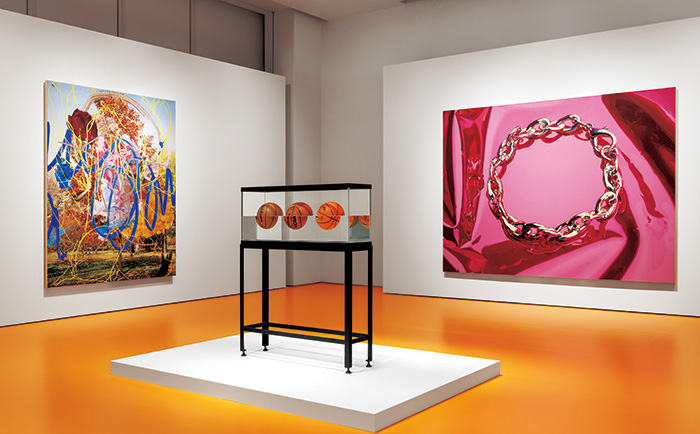 ジェフ・クーンズ、40年の実践をたどる日本初個展 | marie claire